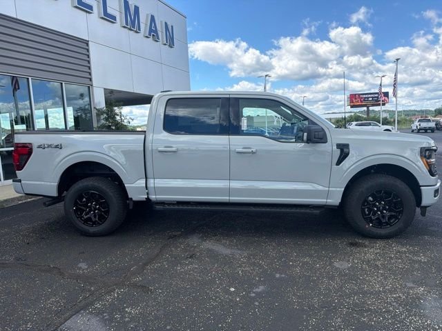 New 2026 White Ford XLT image 2