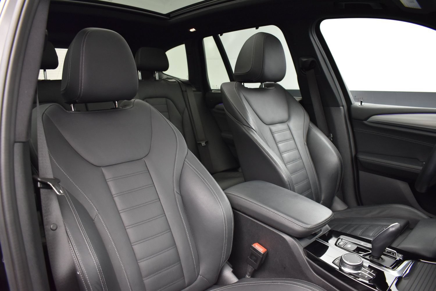 Used 2021 Black BMW xDrive30i image 19