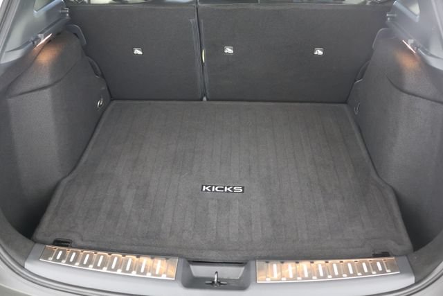 Used 2025 Aspen White Nissan SR image 20