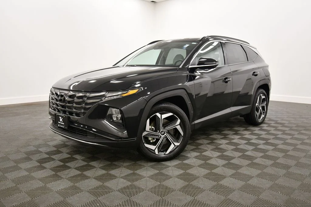 Used 2023 Black Hyundai Limited image 2