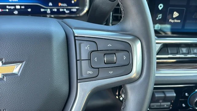 Used 2025 White Chevrolet LT image 23