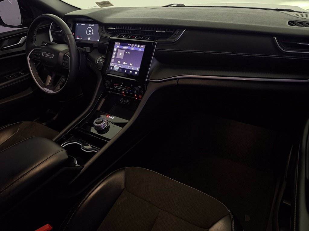 Used 2023 Black Jeep Altitude image 14