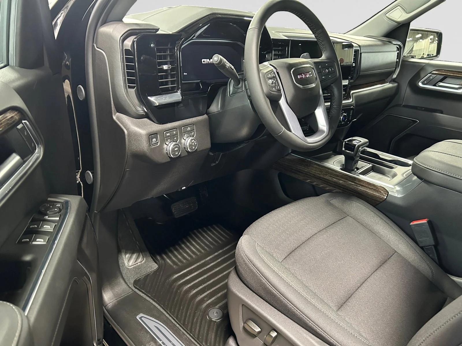 New 2026 Onyx Black GMC Elevation image 12