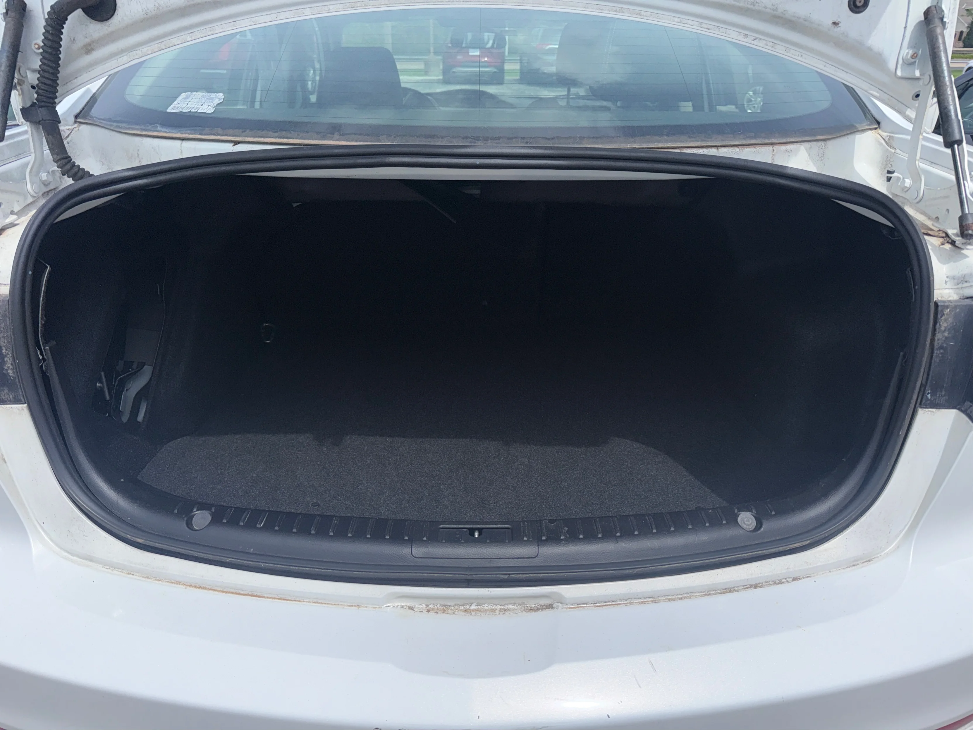 Used 2012 White Mazda i Grand Touring image 13
