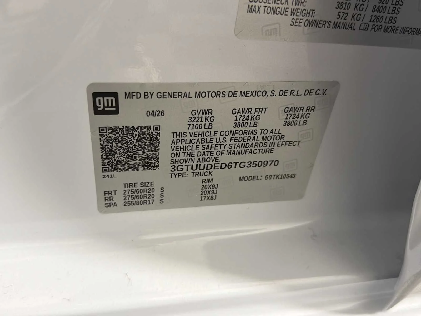 New 2026 Glacier White Tricoat GMC SLT image 30