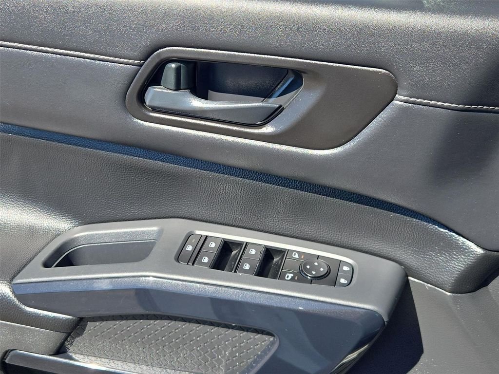 2024 Nissan Pathfinder S - Photo 15
