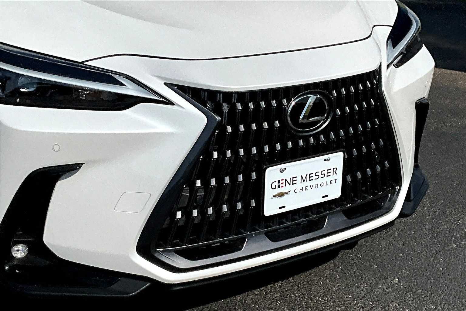 Used 2024 Eminent White Pearl Lexus Premium image 28