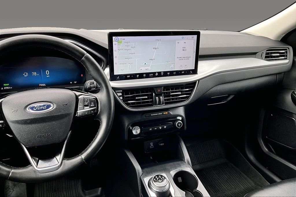 Used 2023 Black Metallic Ford Platinum image 3