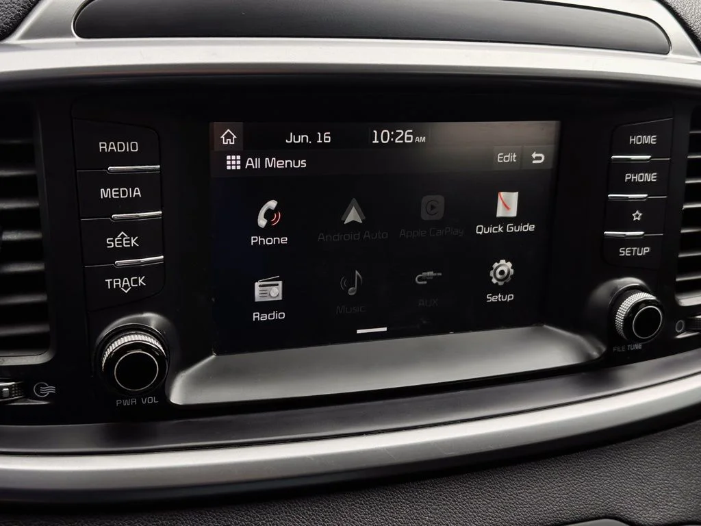 Used 2020 Silver Kia L image 11