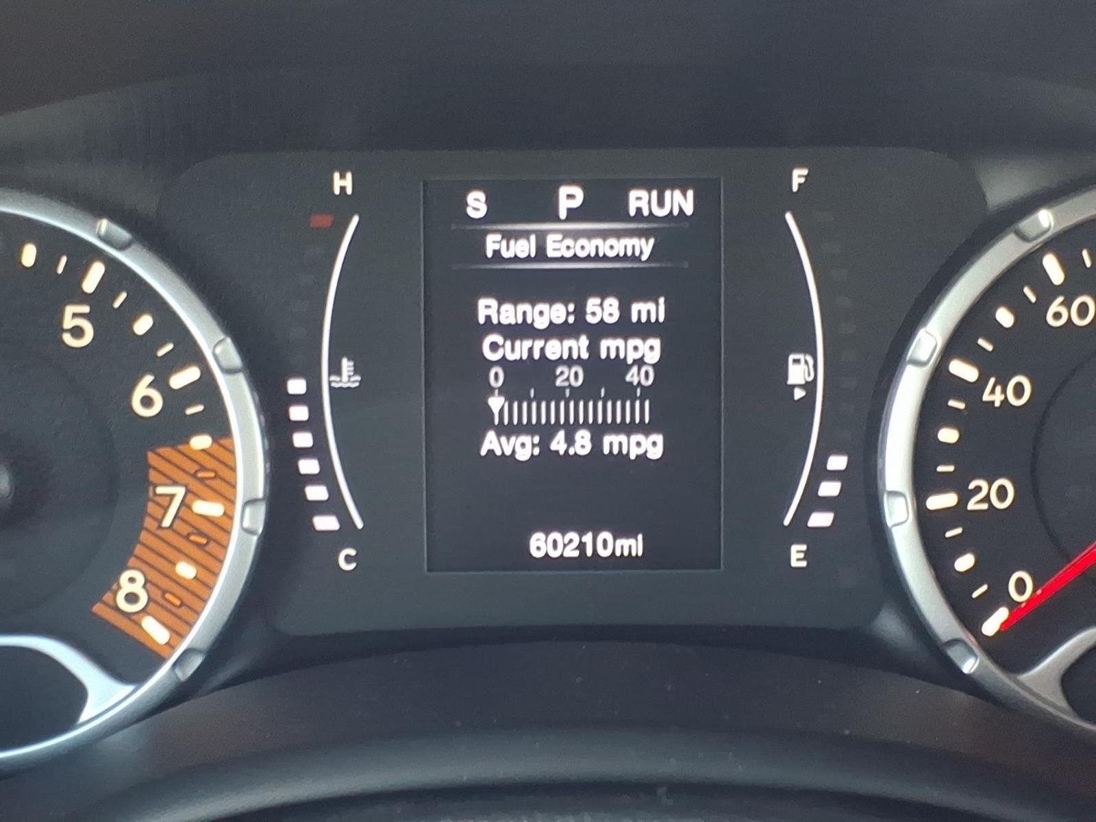 Used 2019 Glacier Metallic Clearcoat Jeep Latitude image 29
