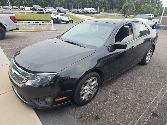 Used 2010 Black Ford SE image 3