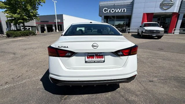 New 2026 White Nissan 2.5 SV image 5