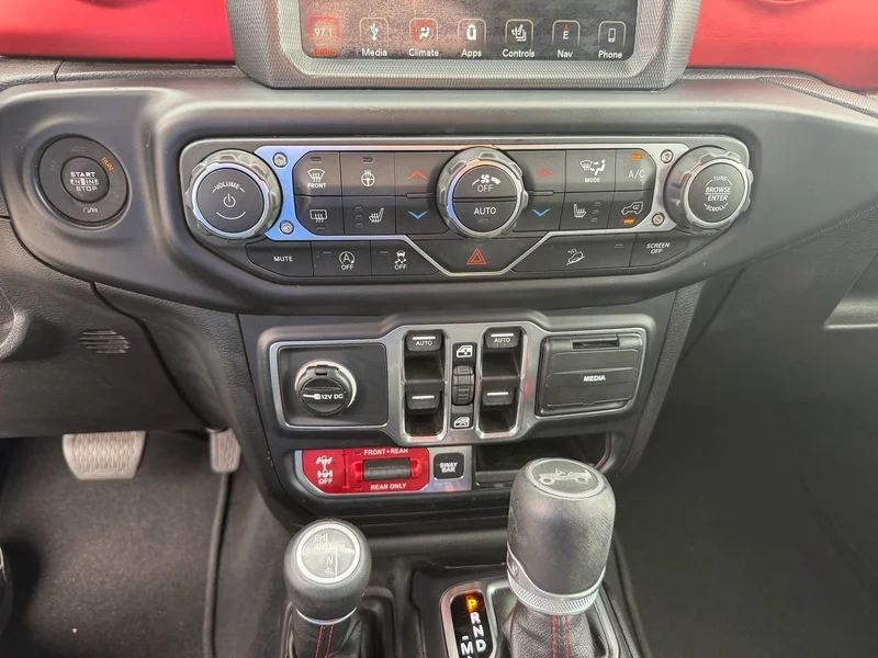 Used 2019 Bright White Clea Jeep Rubicon image 12