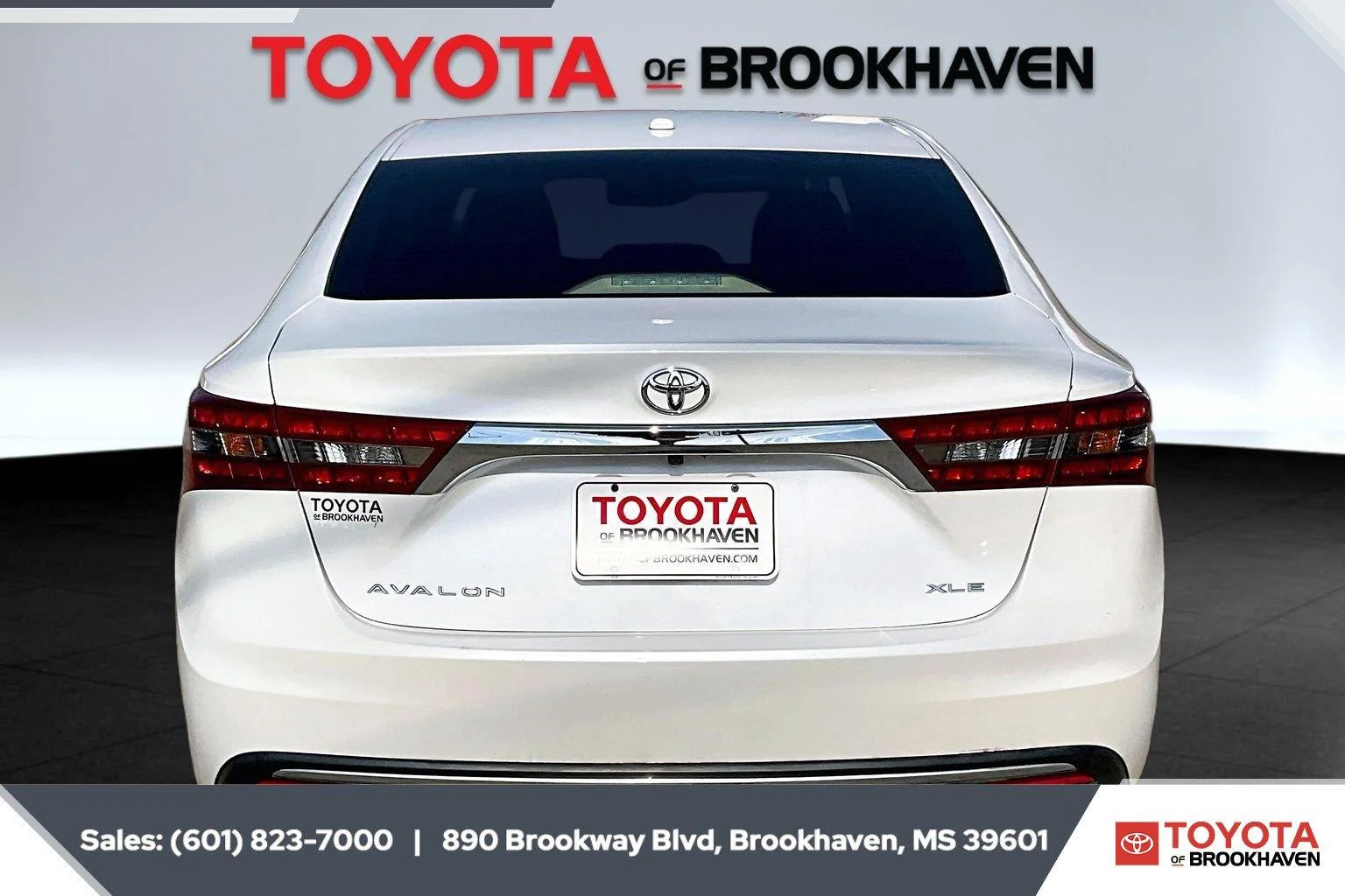 Used 2016 Blizzard Pearl Toyota XLE Plus image 4