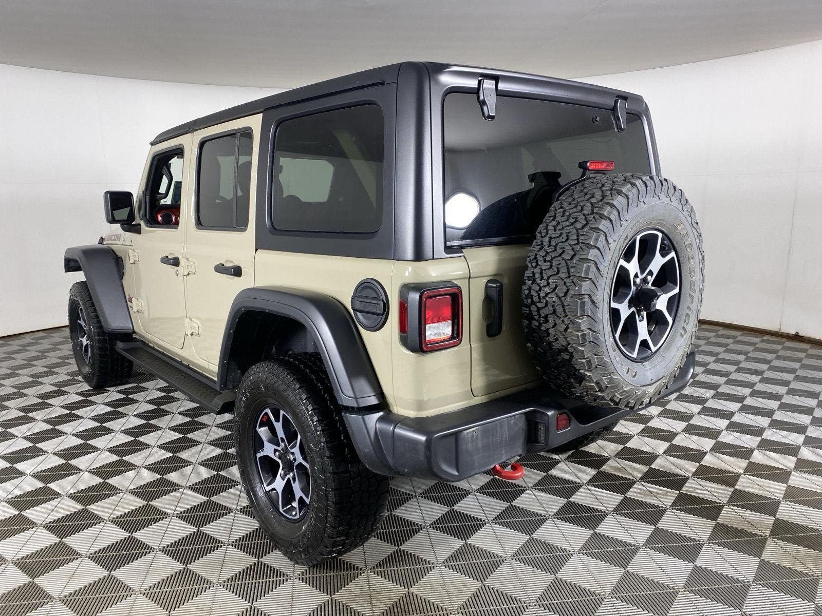 Used 2022 Limited Edition Gobi Clearcoat Jeep Unlimited Rubicon image 9