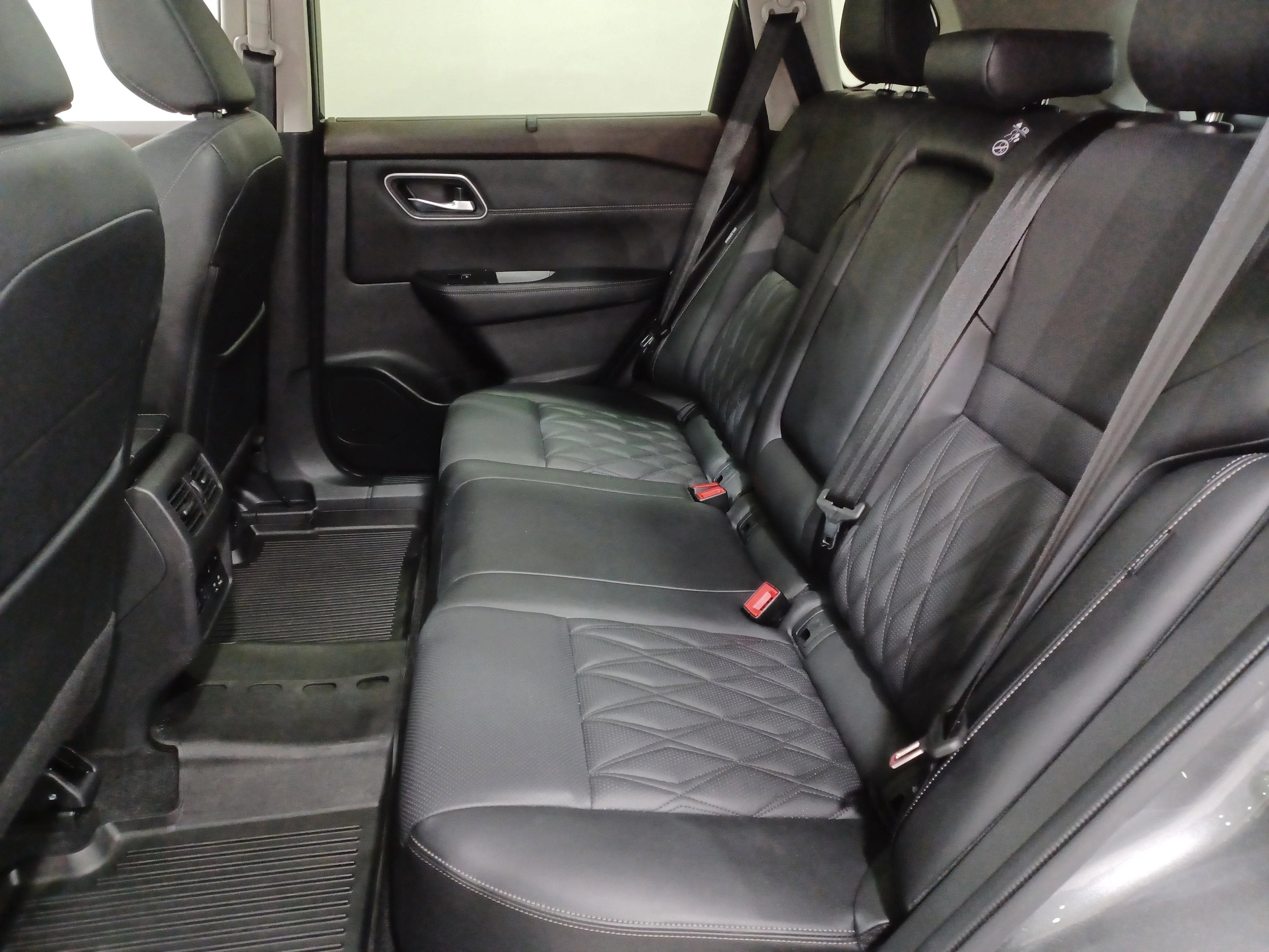 Certified Used 2023 Gun Metallic Nissan Platinum *Adaptive Cruise | Remote Start | Nav | 360 Cam | Htd Lthr & Wheel | Pano Roof | BOSE Audio image 11