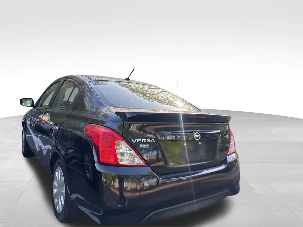 Used 2019 Black Nissan 1.6 SV image 12