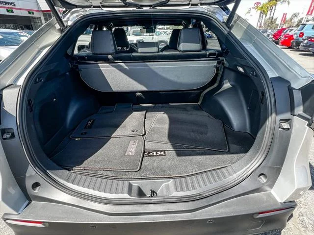 Certified Used 2023 ELEMENTAL SILVER MET Toyota  image 26