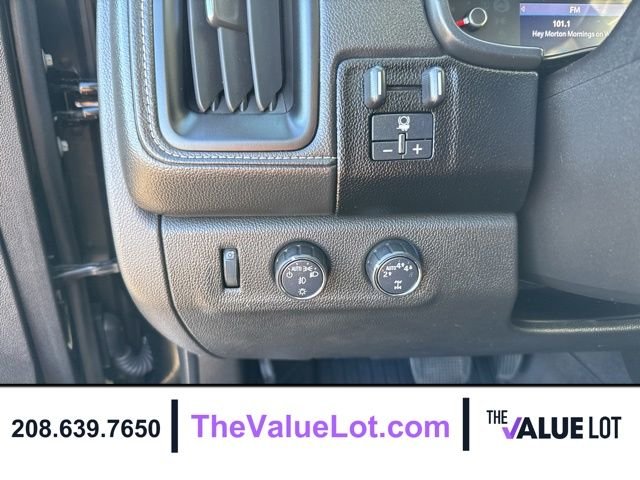 Used 2019  GMC Denali image 22
