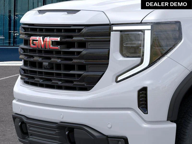Used 2026  GMC Elevation image 13