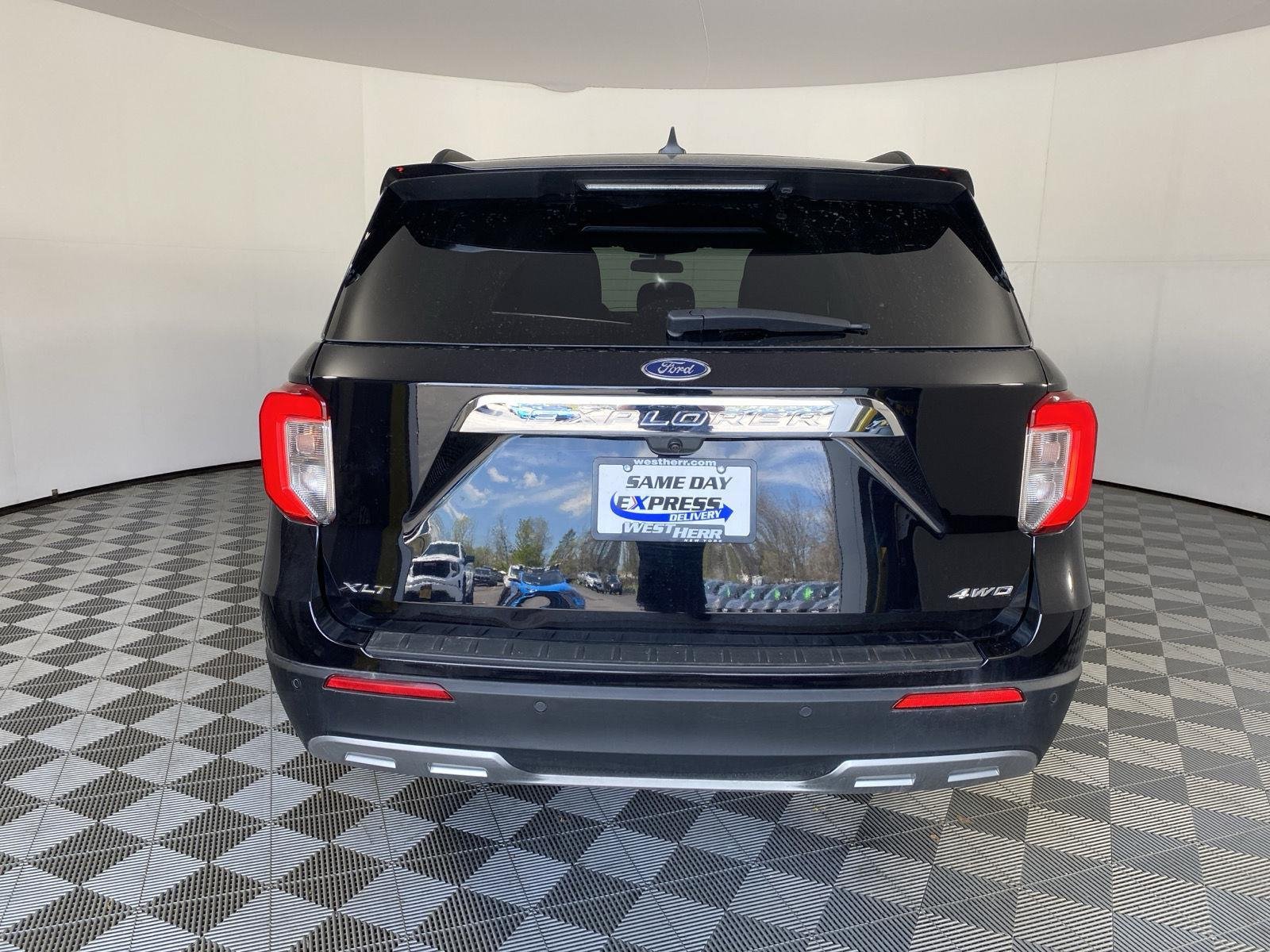 Used 2024 Agate Black Ford XLT image 6