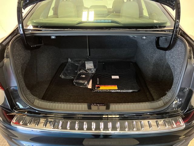 New 2026 Black Volkswagen 1.5T SE image 5