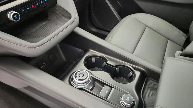 New 2026 Space White Metallic Ford Active image 49