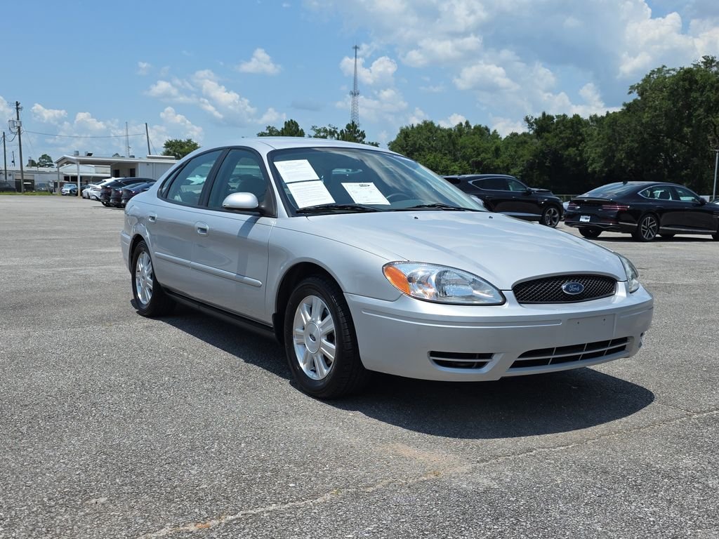 Used 2007 Silver Frost Clearcoat Metallic Ford SEL image 2