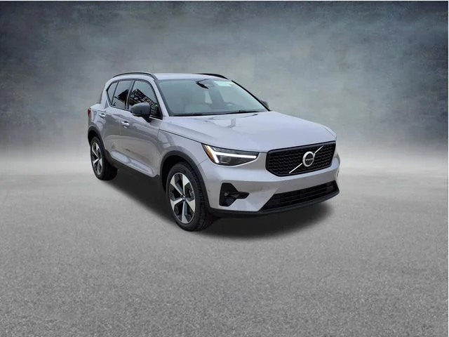 2026 Volvo XC40 B5 Plus Dark AWD's photo