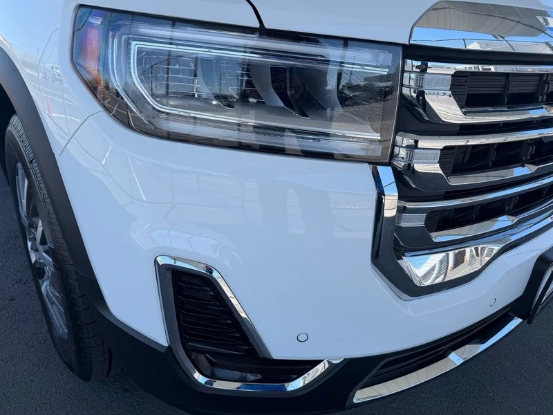 Used 2022 Summit White GMC SLE image 31