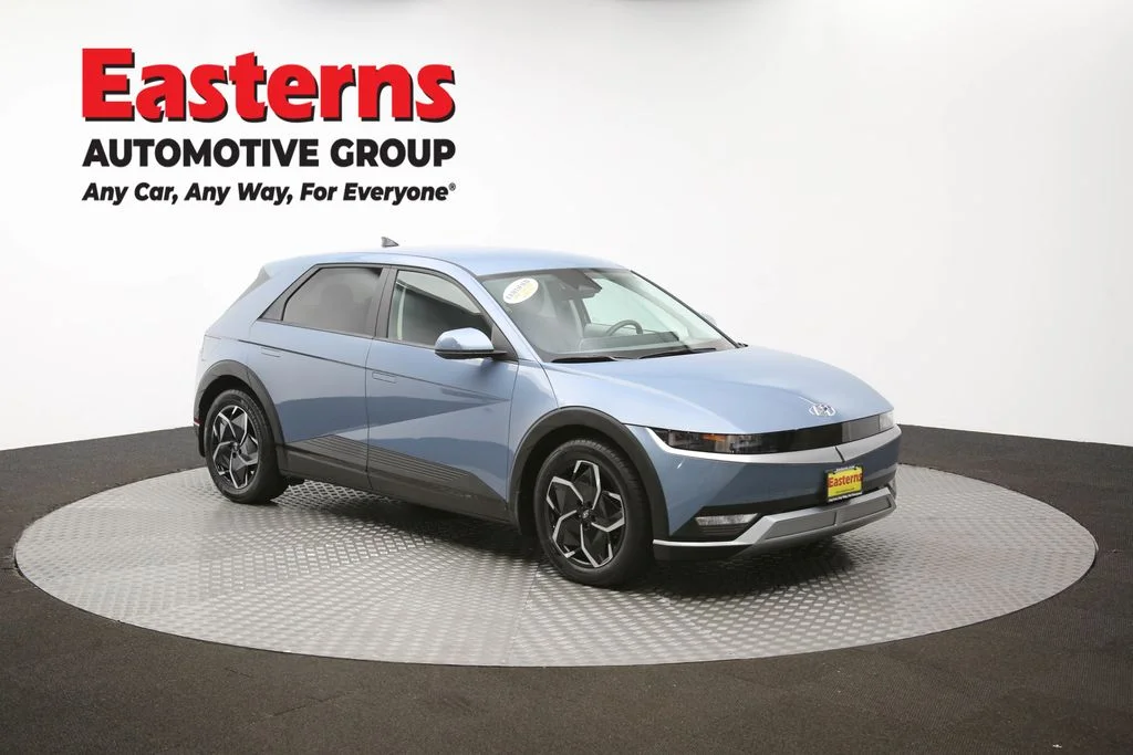 Used 2023 Blue Hyundai SE image 45