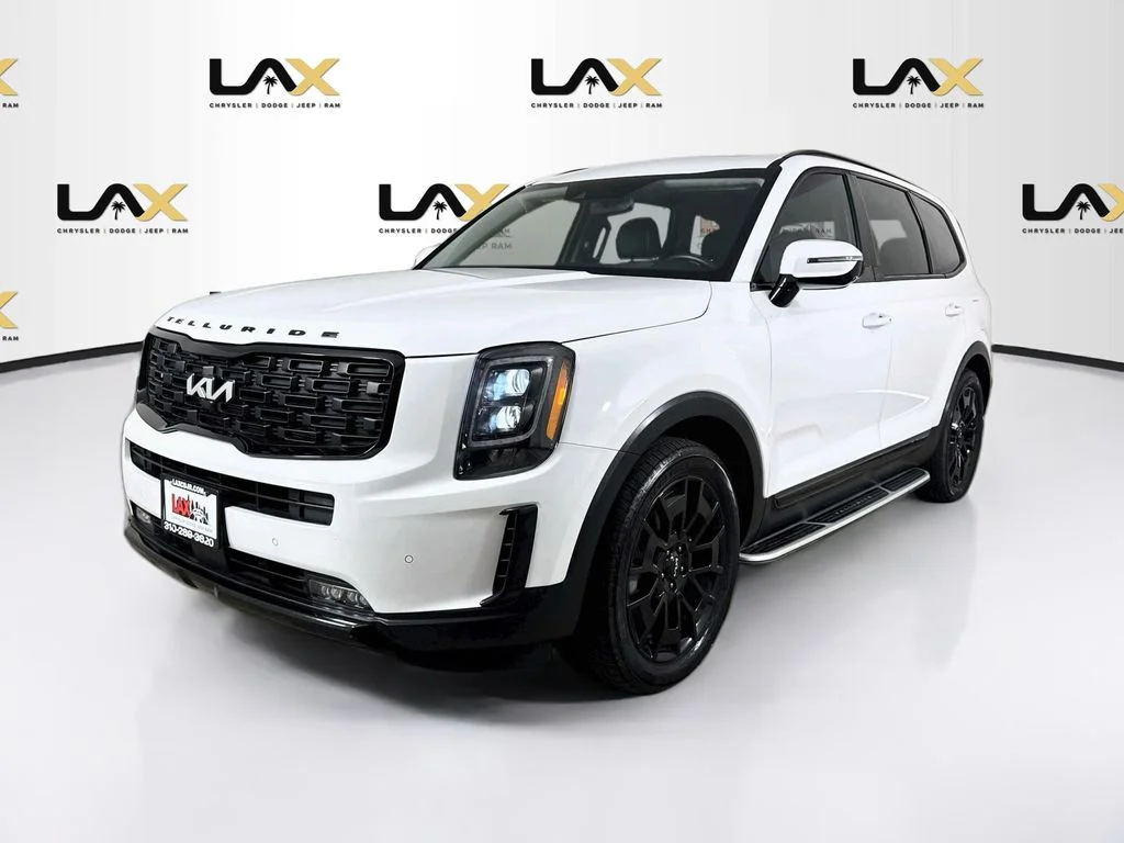 Used 2022 White Kia SX image 3