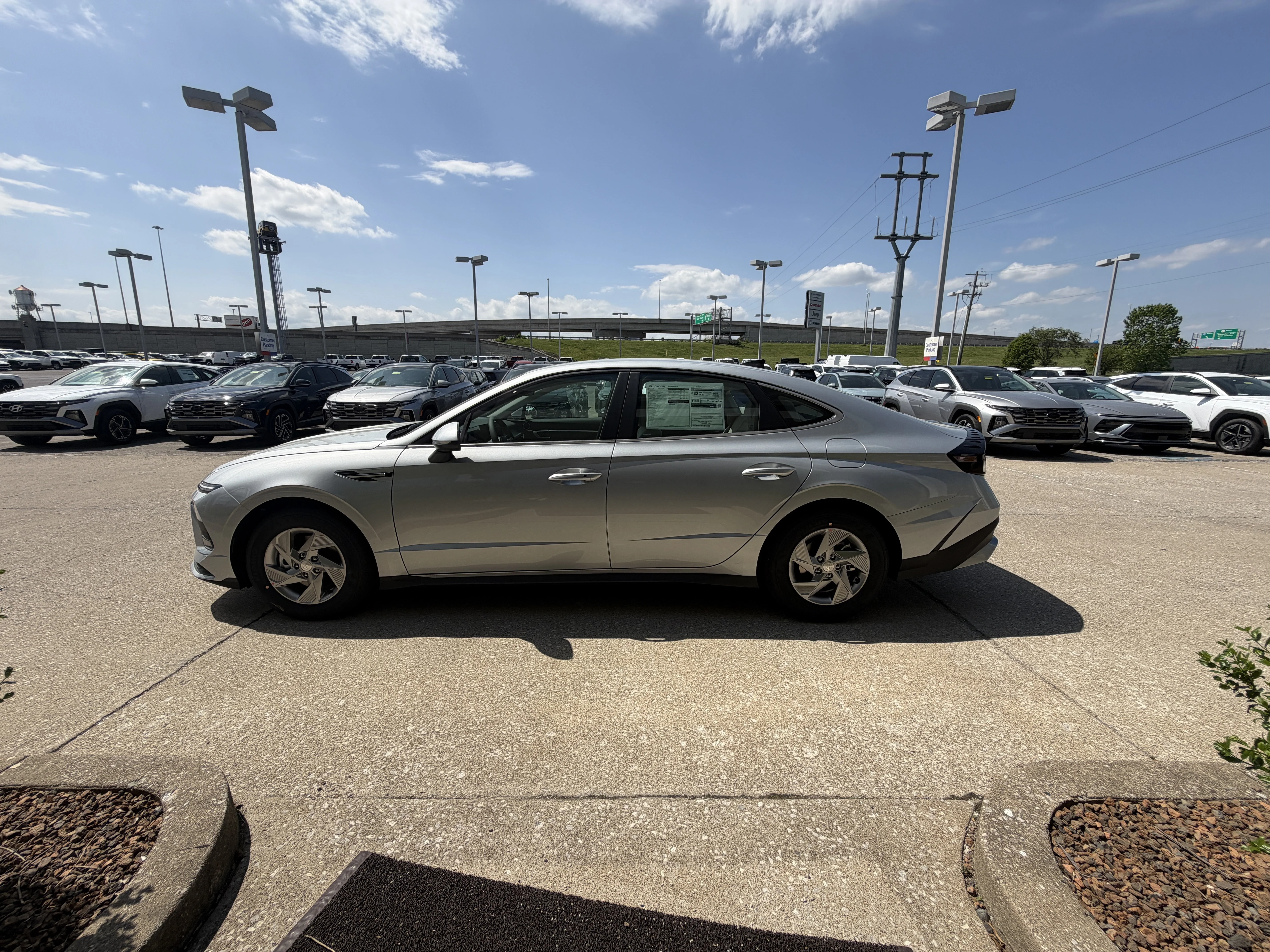 Used 2026 Aero Silver Hyundai SE image 10