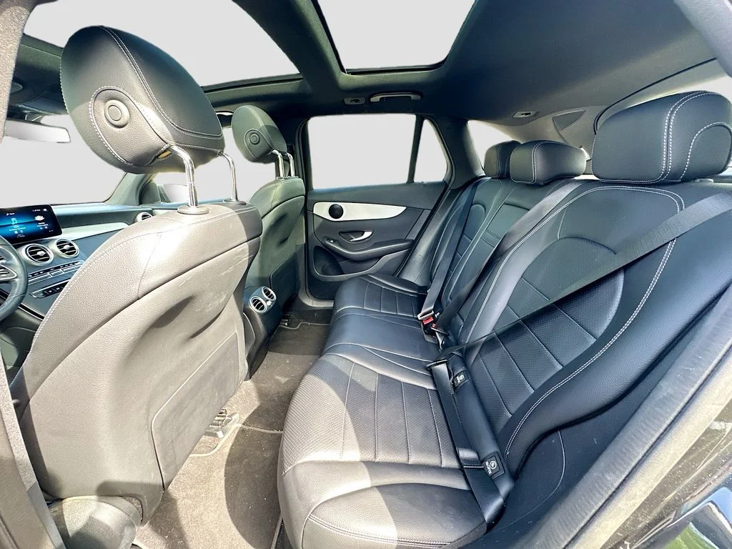 Certified Used 2022  Mercedes-Benz GLC 300 image 25