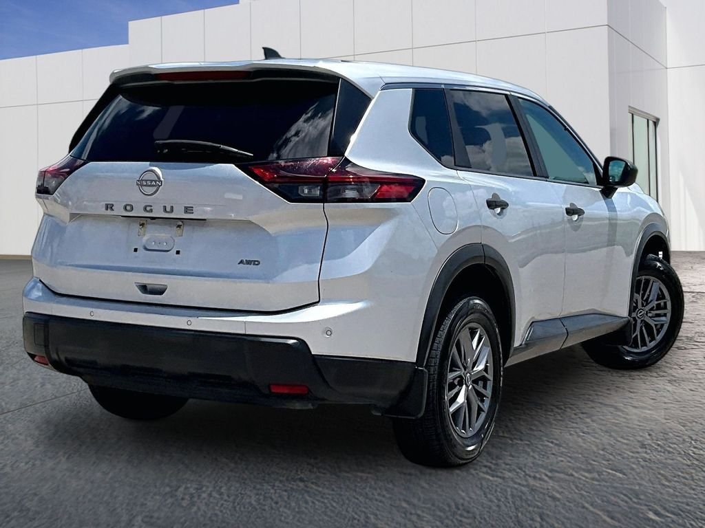 Used 2024 Silver Nissan S image 7