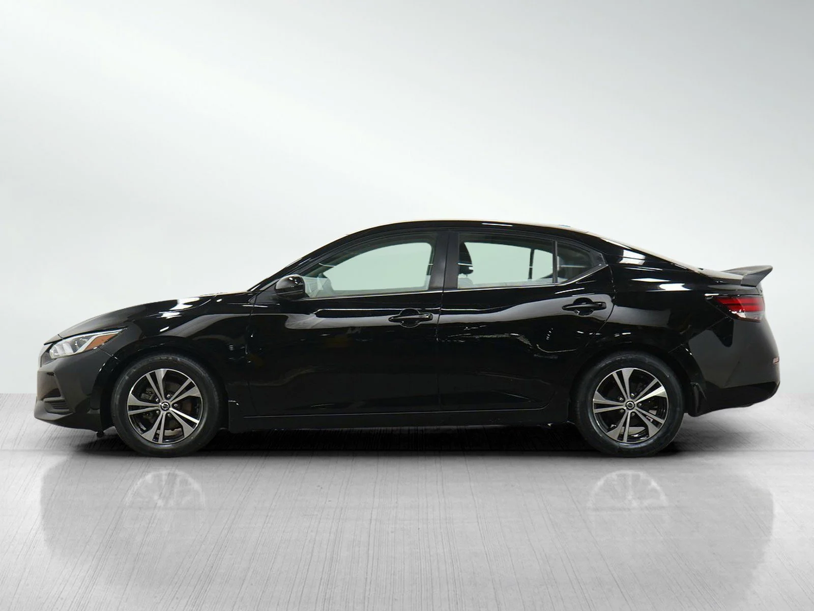 Used 2020 Nissan Sentra SV with VIN 3N1AB8CV4LY211851 for sale in Burnsville, Minnesota