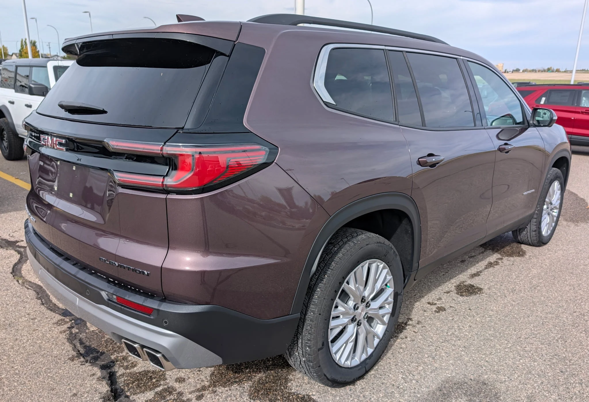 Used 2025 Crystal Metallic GMC ELEVATION AWD **New Arrival** image 5