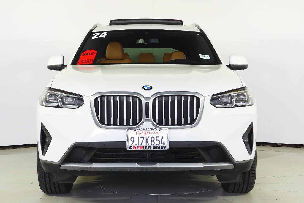 Used 2024 Alpine White BMW sDrive30i image 3