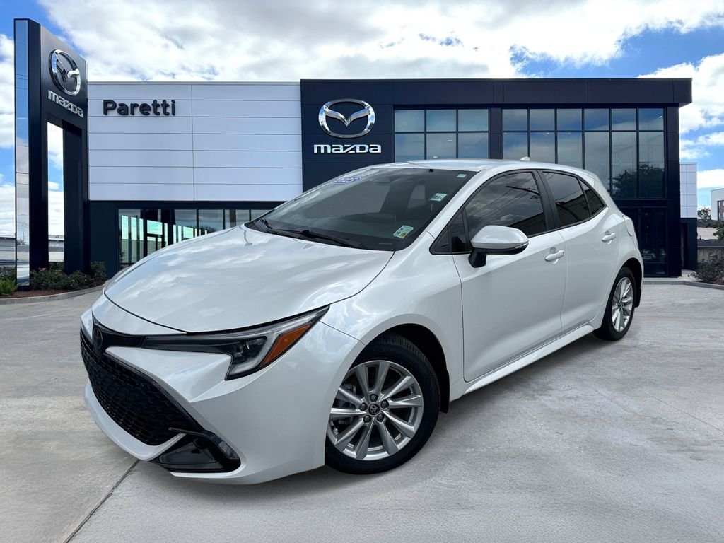 2025 Toyota Corolla Hatchback SE