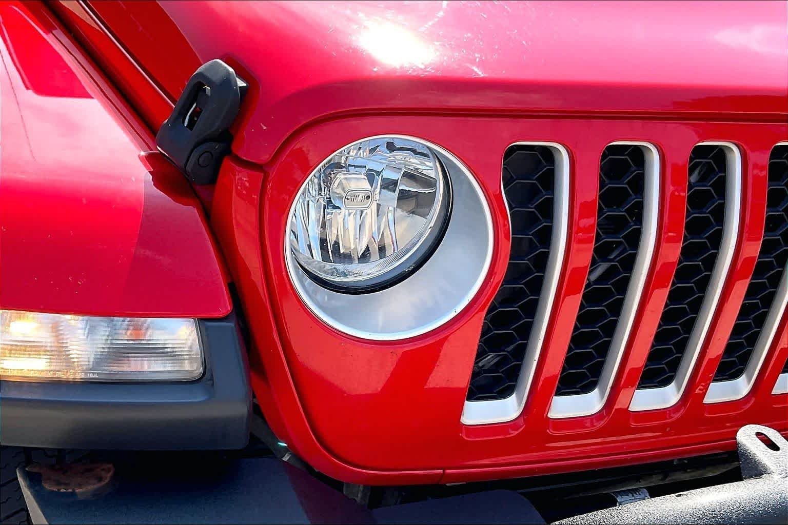 Used 2020 Firecracker Red Clearcoat Jeep Overland image 27