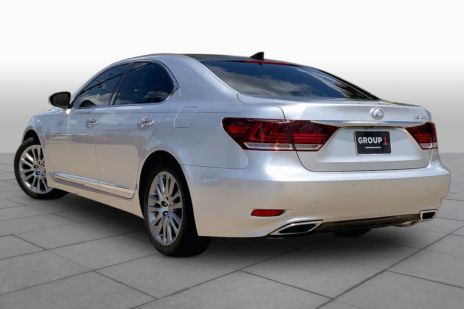Used 2015 Liquid Platinum Lexus  image 12