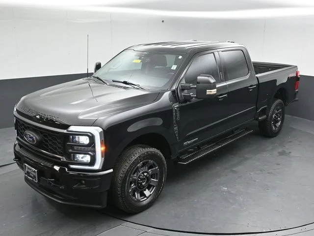 Used 2024 Agate Black Metallic Ford Lariat image 40