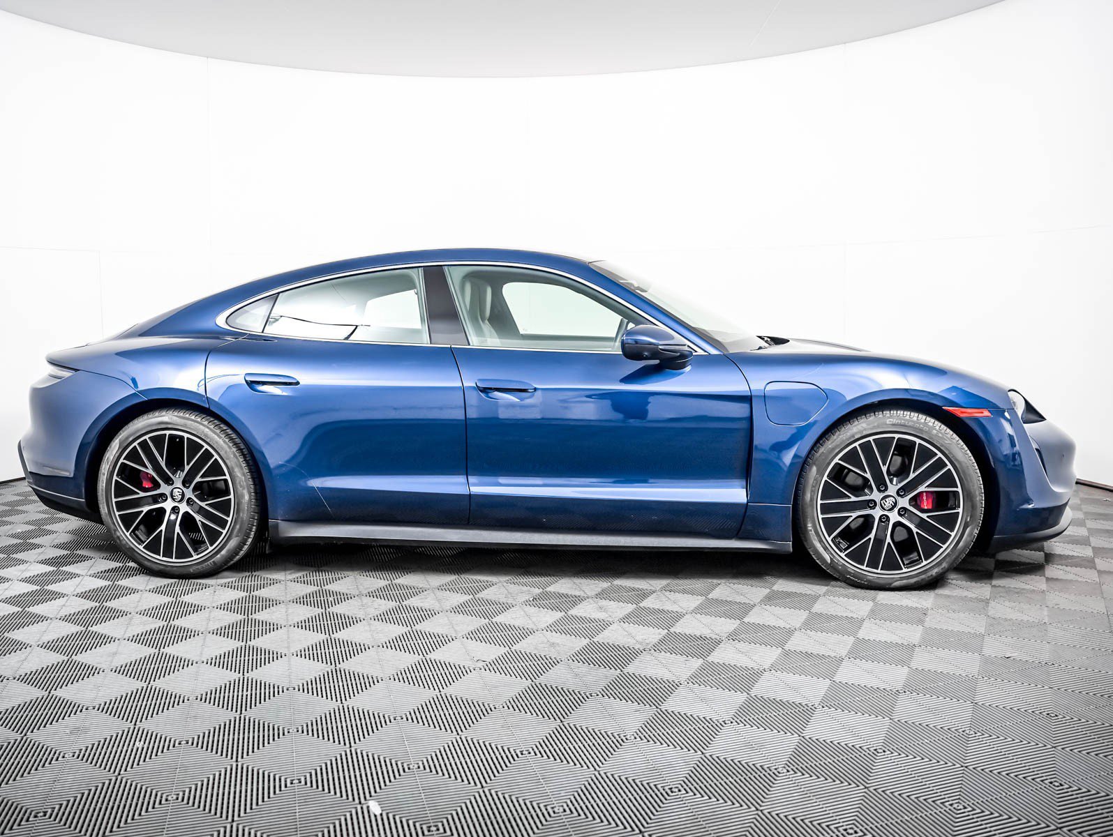 Used 2023 GENTIAN BLUE Porsche 4S image 9