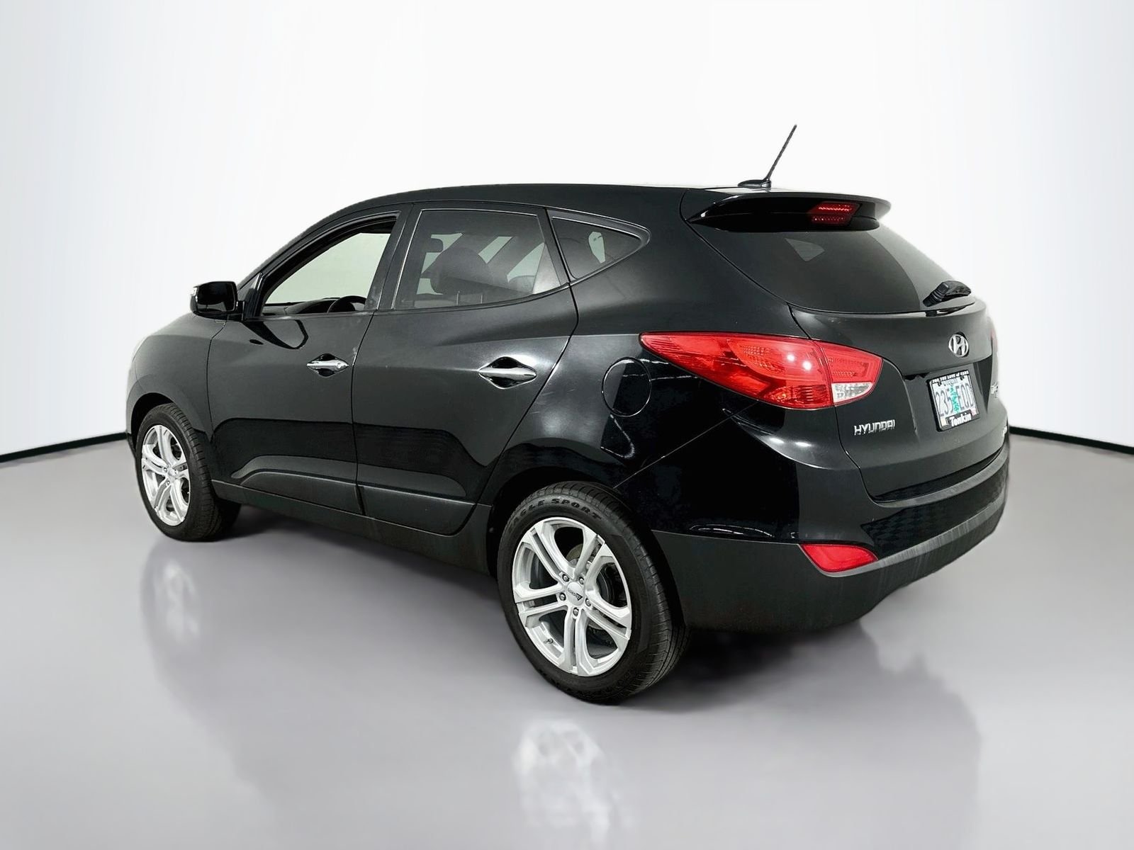 Used 2010 Ash Black Hyundai Limited image 6