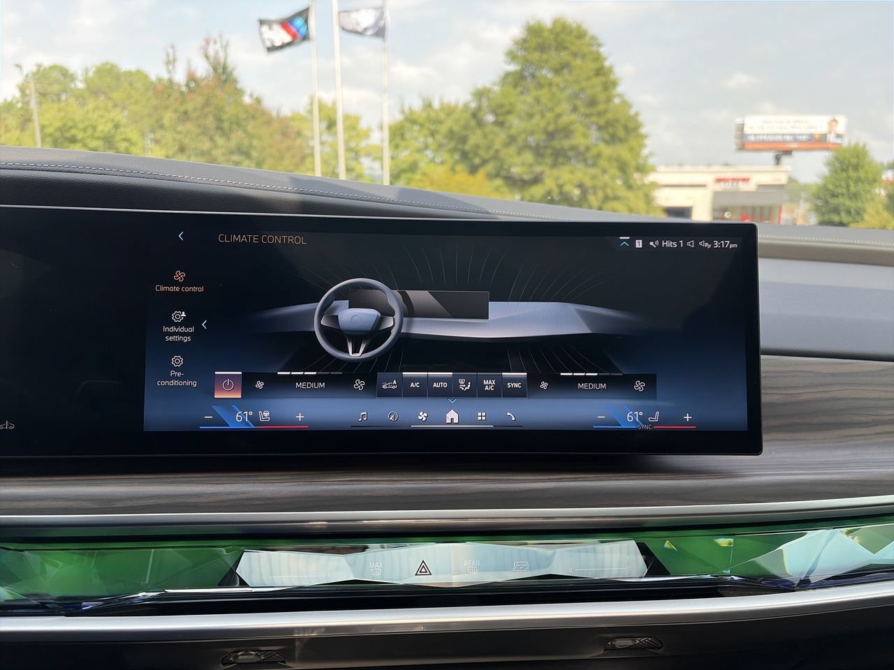 Used 2023 Black Sapphire Metallic BMW 740i image 27