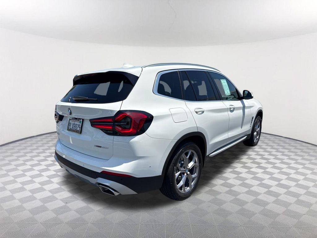 Used 2024 White BMW sDrive30i image 4