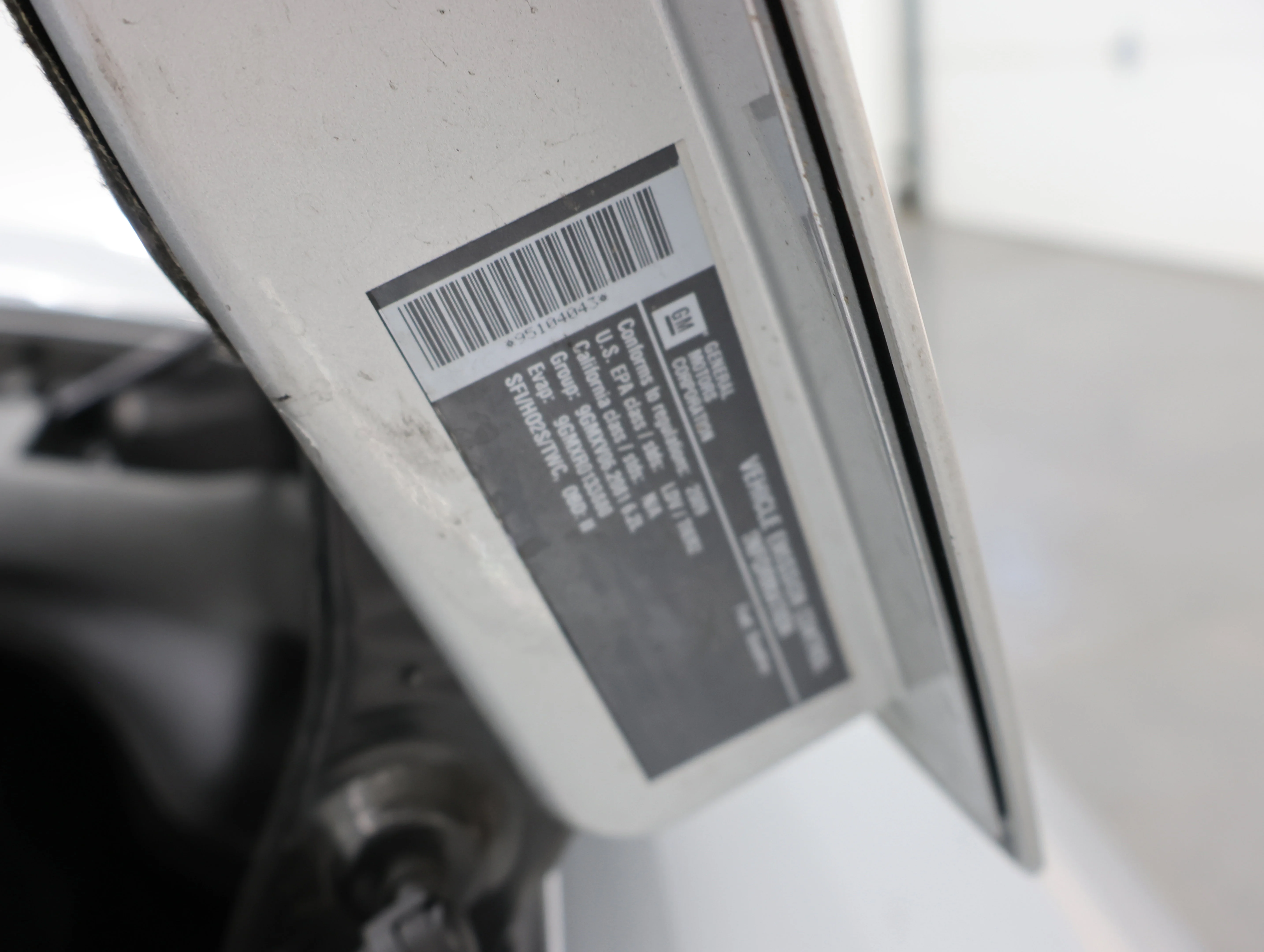 Used 2009 Blade Silver Metallic Chevrolet Base image 17