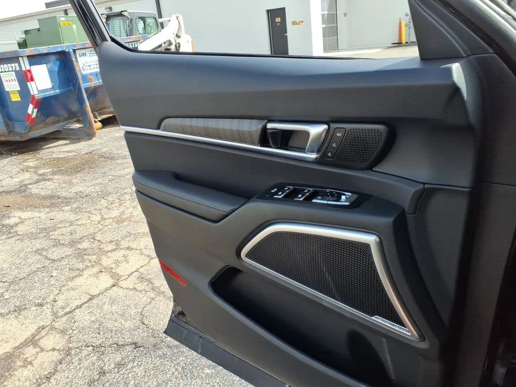2025 Kia Telluride SX - Photo 27