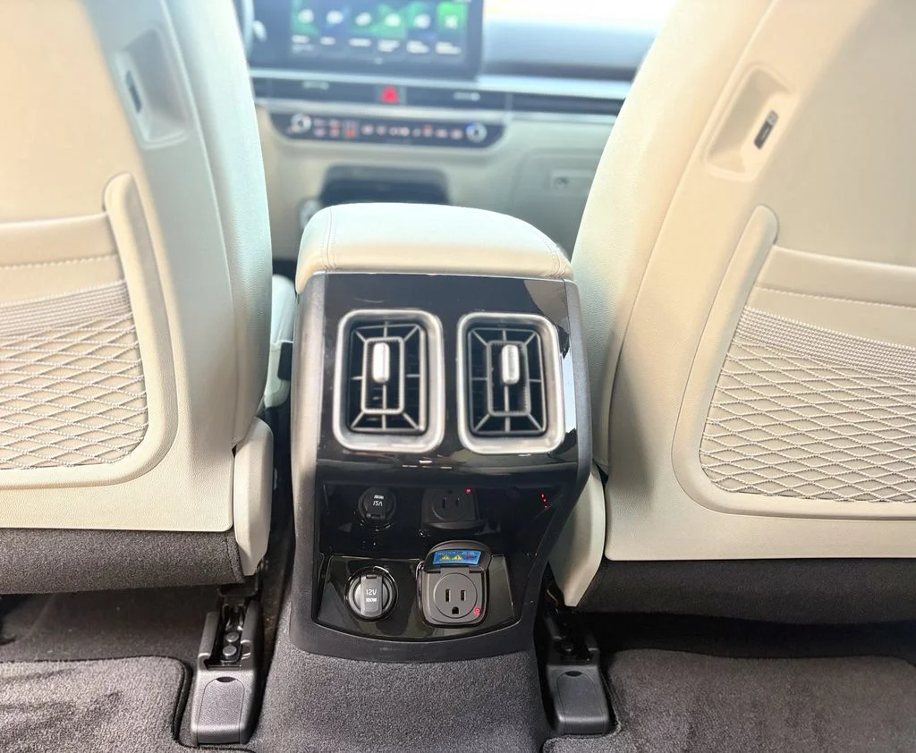 Used 2025 Cityscape Green Kia SX Prestige image 26
