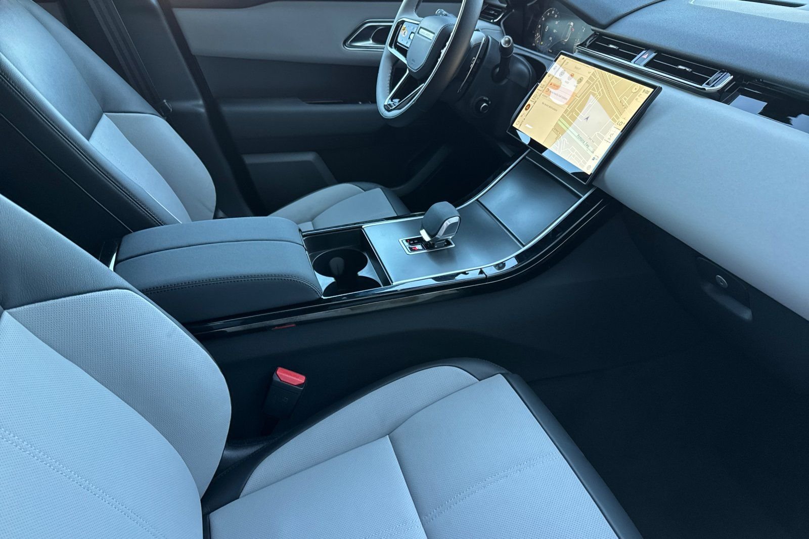 New 2026 Santorini Black Land Rover S image 17